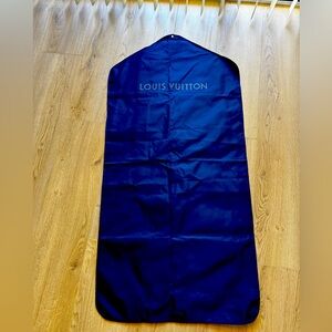 Original Louis Vuitton cloths cover protection! 🅿️🩵💙